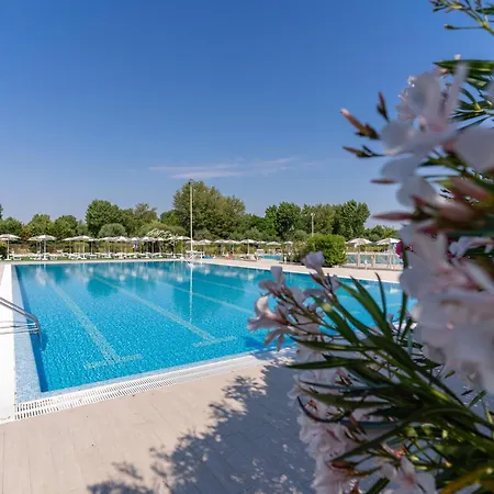 Kompleks wypoczynkowy Club Del Sole Vigna Sul Mar Family Collection 4*